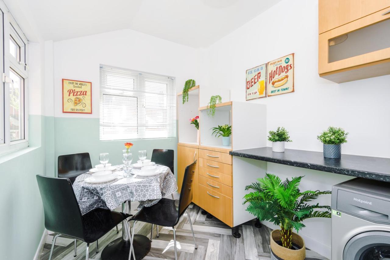 Harley House - Spacious Home With Free Netflix & Parking By Rocketbnb Coventry Exteriér fotografie